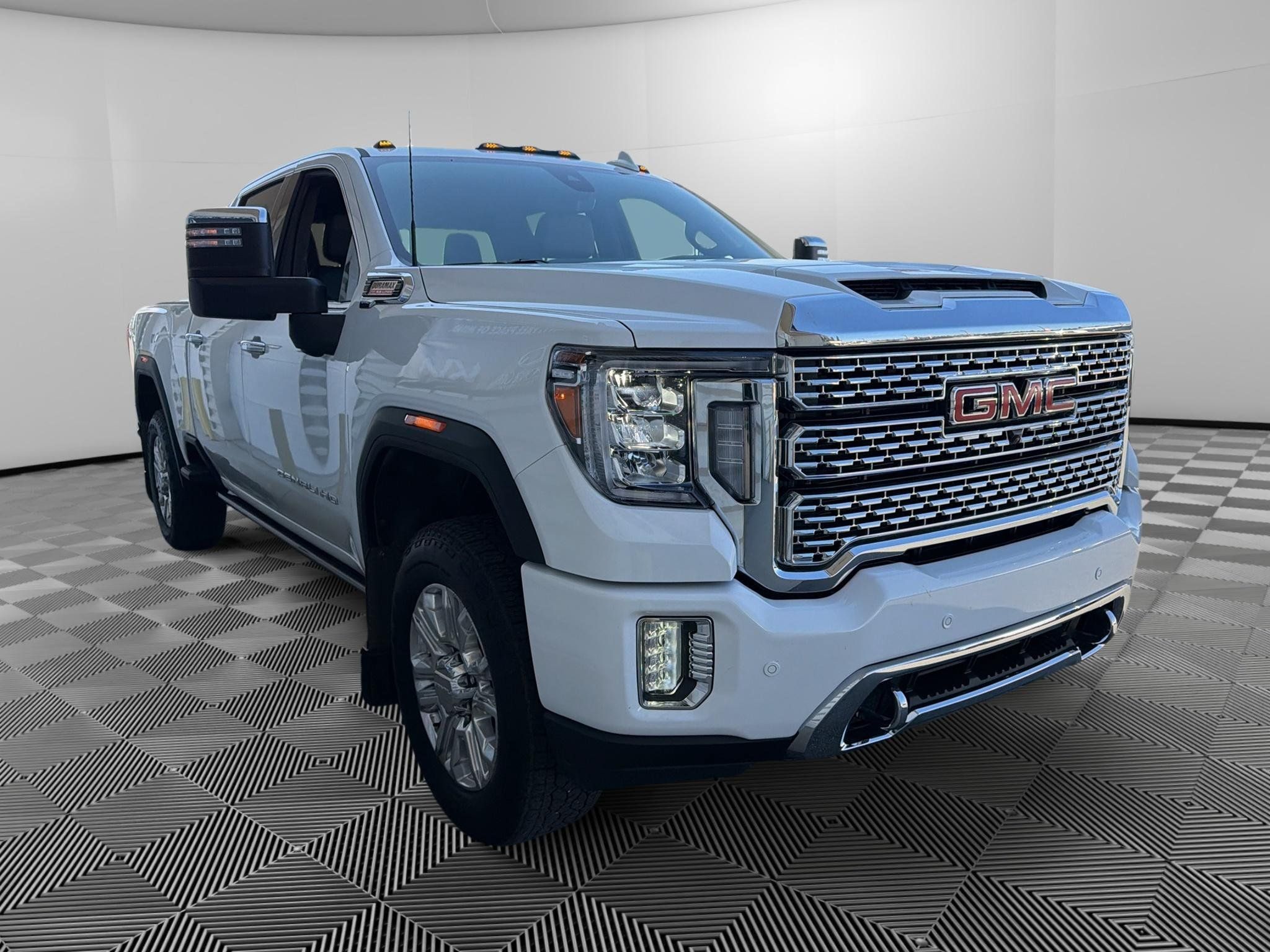 Used 2022 GMC Sierra 2500 Denali w/ Denali Ultimate Package AWD/4WD image 3