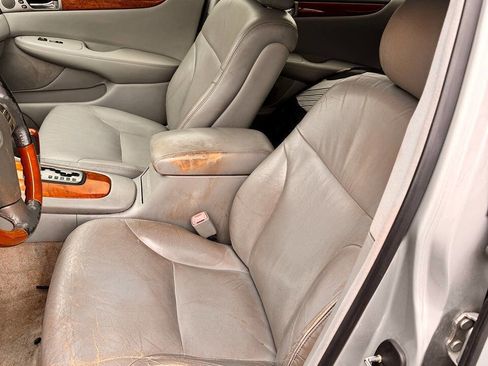 Used 2005 Lexus ES 330 image 12