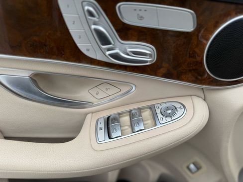 Used 2019 Mercedes-Benz GLC 300 4MATIC image 35