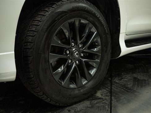 Used 2021 Lexus GX 460 Premium image 3