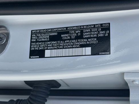 Used 2025 Volvo XC40 B5 Core AWD/4WD image 41