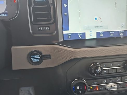 Used 2023 Ford Bronco Wildtrak image 15