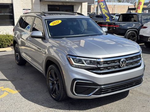 Used 2021 Volkswagen Atlas SE w/ Panoramic Sunroof Package image 13