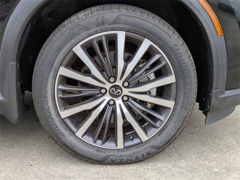 Used 2022 INFINITI QX60 Sensory w/ Cargo Package image 11