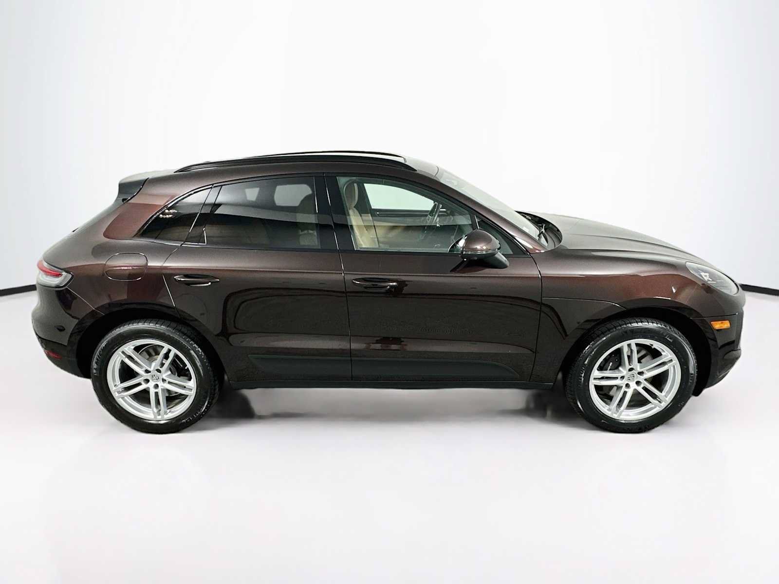 Certified 2021 Porsche Macan AWD/4WD image 8