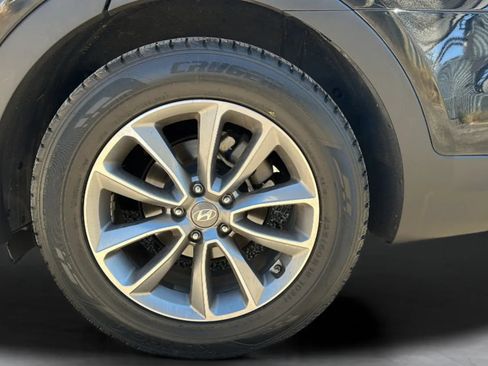 Used 2018 Hyundai Santa Fe SE FWD image 41