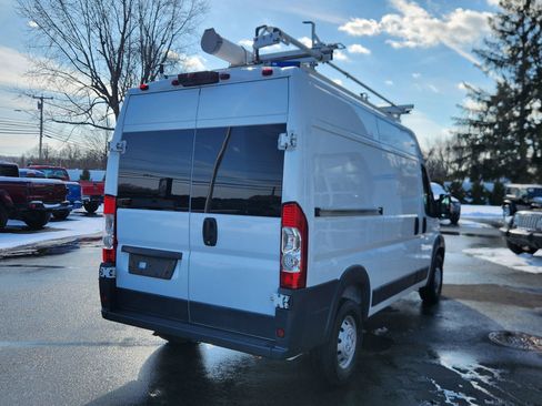 Used 2018 RAM ProMaster 2500 w/ Interior Convenience Group image 14