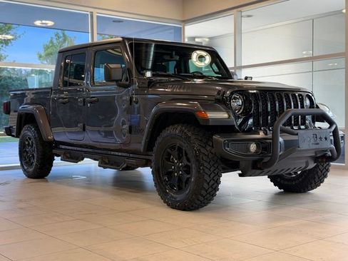 Used 2022 Jeep Gladiator Sport AWD/4WD image 9