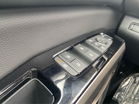 Used 2025 Nissan Pathfinder Platinum w/ Cargo Package AWD/4WD image 25