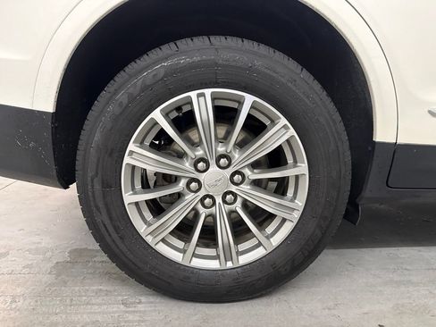 Used 2017 Cadillac XT5 Luxury FWD image 21