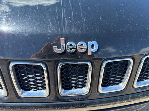 Used 2018 Jeep Compass Limited w/ Navigation Group AWD/4WD image 11