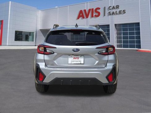 Used 2025 Subaru Crosstrek 2.5i Premium AWD/4WD image 7