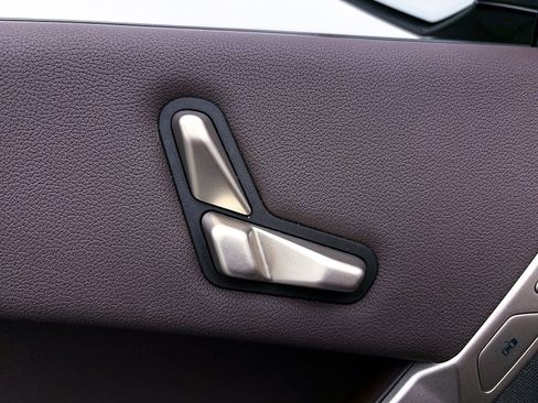 Used 2023 BMW iX xDrive50 w/ Sport Package image 20