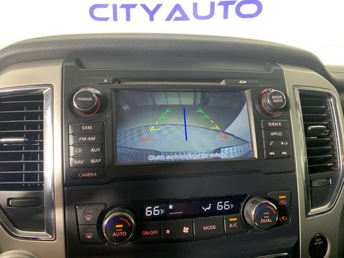 Used 2017 Nissan Titan SV image 27