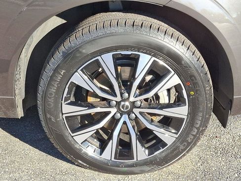 Certified 2023 Volvo XC60 B5 Core w/ Climate Package image 8