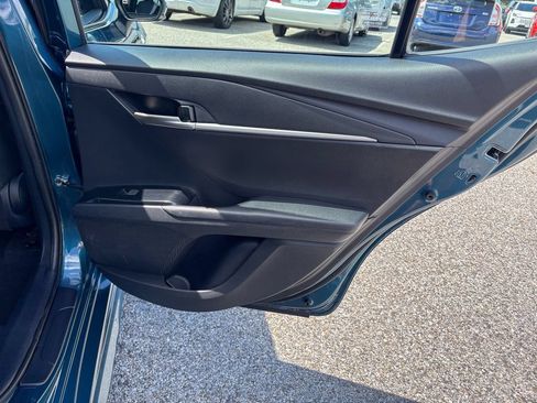 Used 2025 Toyota Camry SE w/ Convenience Package FWD image 41