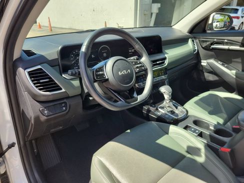 Certified 2024 Kia Seltos SX w/ SX Sunroof Package AWD/4WD image 18