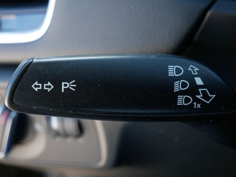 Used 2017 Audi Q3 2.0T Premium Plus w/ Premium Plus Package image 32