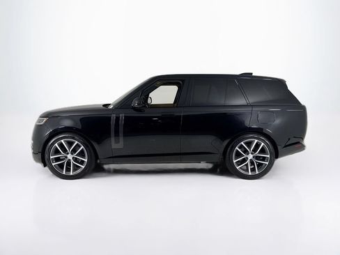 Used 2025 Land Rover Range Rover SE AWD/4WD image 2