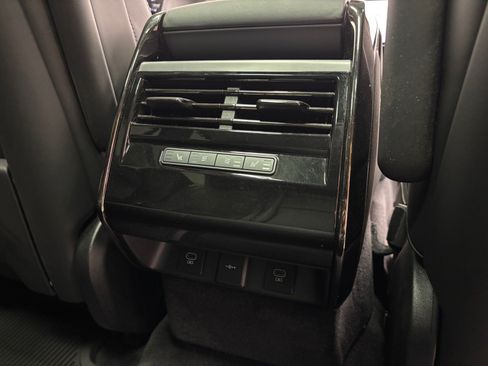 Used 2023 Land Rover Range Rover Sport SE AWD/4WD image 37