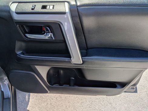 Used 2022 Toyota 4Runner SR5 Premium w/ Moonroof Package RWD image 32
