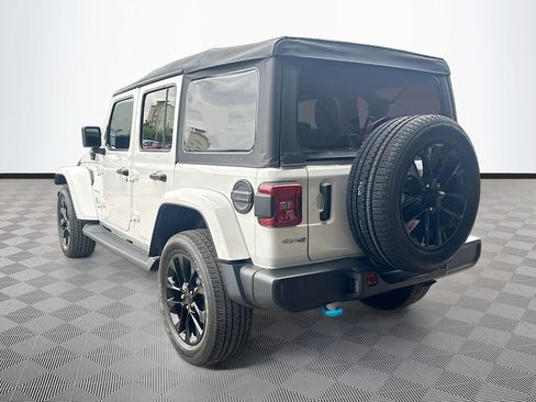 Used 2023 Jeep Wrangler Unlimited Sahara w/ Cold Weather Group AWD/4WD image 8