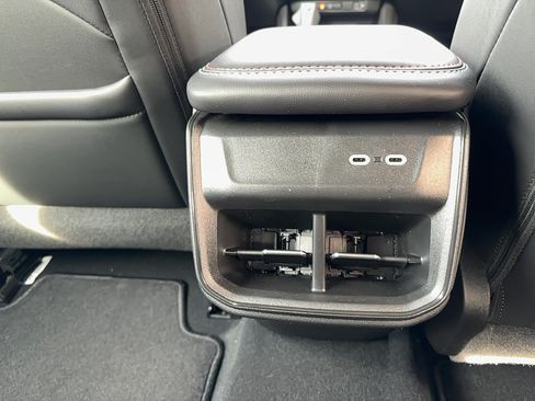 New 2026 Dodge Charger R/T AWD/4WD image 10