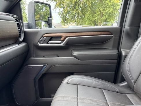 Used 2024 Chevrolet Silverado 3500 High Country w/ High Country Premium Package AWD/4WD image 20