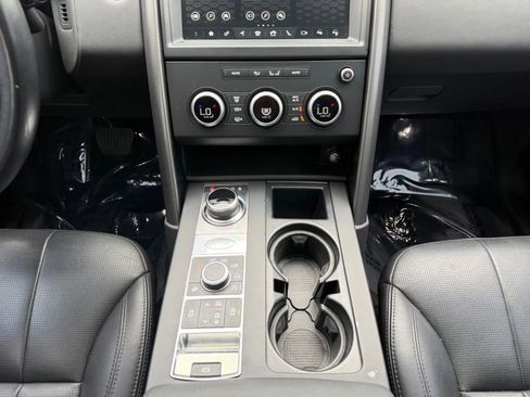 Used 2020 Land Rover Discovery Landmark AWD/4WD image 20