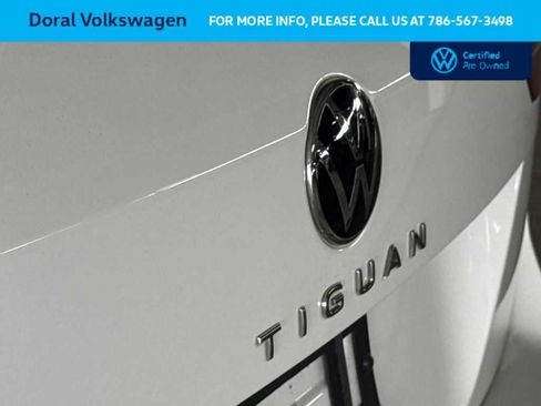 Certified 2022 Volkswagen Tiguan SE R-Line FWD image 9