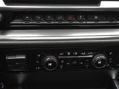 Used 2024 Chevrolet Silverado 1500 High Country image 21