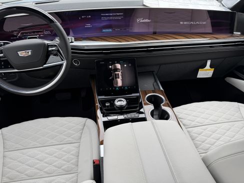 New 2026 Cadillac Escalade Platinum Sport w/ LPO, ONYX Package image 16