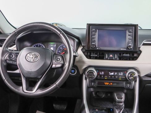 Used 2022 Toyota RAV4 XLE Premium FWD image 17