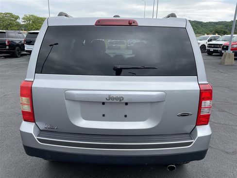 Used 2016 Jeep Patriot Sport w/ Power Value Group FWD image 4