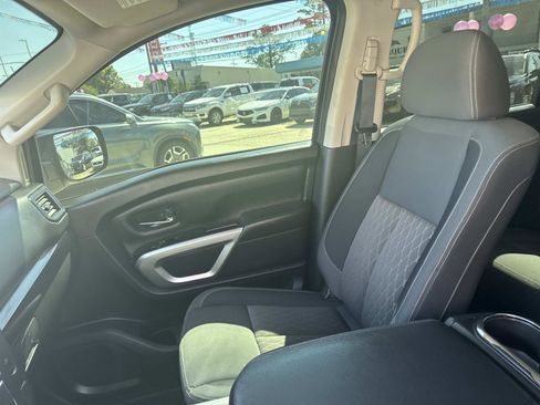 Used 2024 Nissan Titan SV w/ SV Convenience Package image 15