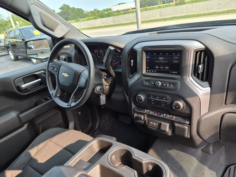 Used 2021 Chevrolet Silverado 1500 Custom AWD/4WD image 12