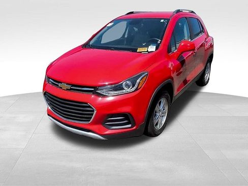 Certified 2018 Chevrolet Trax LT w/ Driver Confidence Package FWD image 5