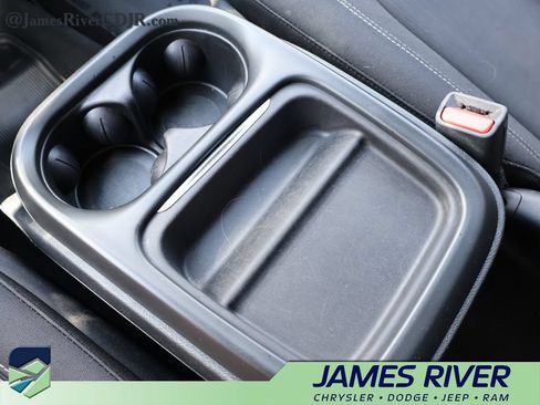 Used 2019 Chrysler Pacifica Touring Plus w/ Advanced Safetytec Group FWD image 39