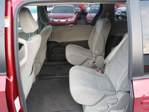 Used 2016 Toyota Sienna LE FWD image 10