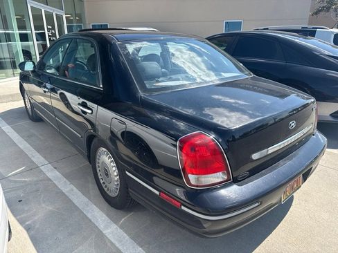 Used 2001 Hyundai XG300 FWD image 4