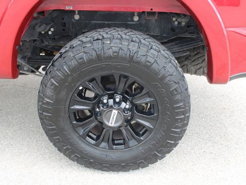 Certified 2022 Ford F250 Lariat w/ Tremor Off-Road Package image 22