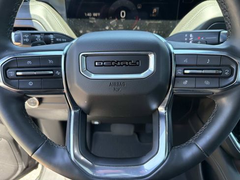 Used 2025 GMC Yukon Denali RWD image 20