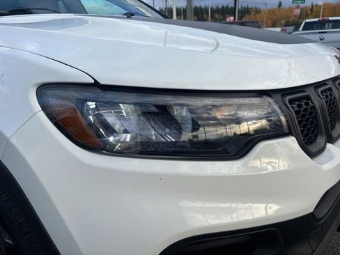 Used 2023 Jeep Compass Trailhawk image 10