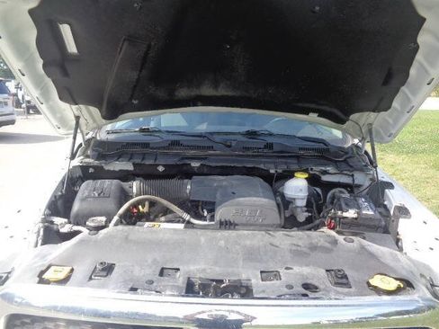 Used 2022 RAM 1500 Classic SLT w/ Electronics Group AWD/4WD image 28