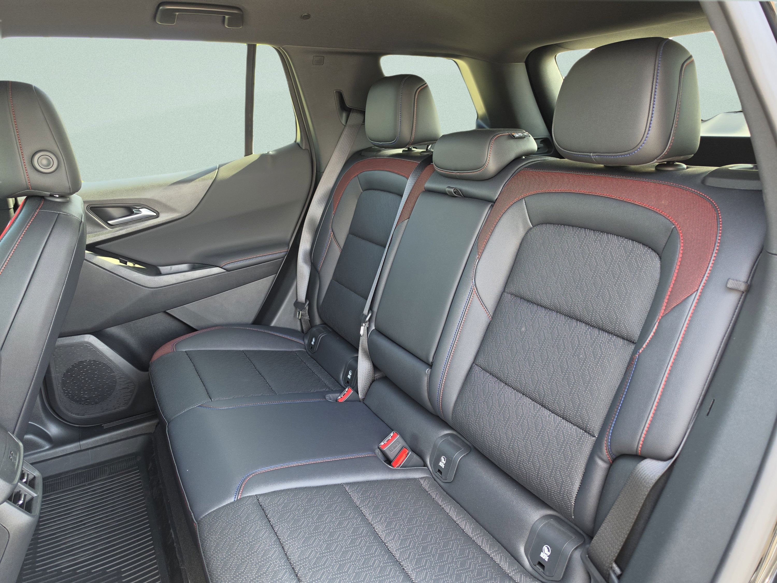 New 2026 Chevrolet Equinox RS w/ Safety and Technology Package FWD image 20