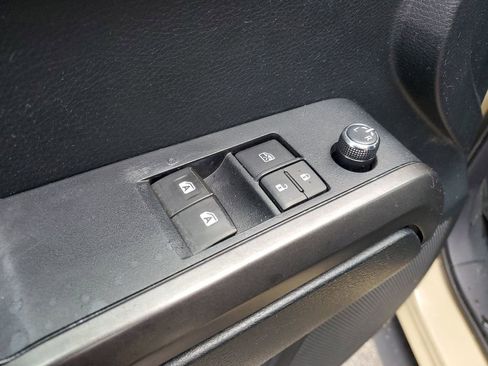 Used 2017 Toyota Tacoma SR5 image 19