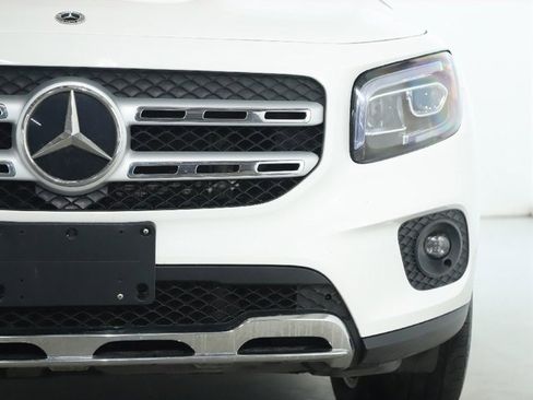 Used 2022 Mercedes-Benz GLB 250 4MATIC image 7