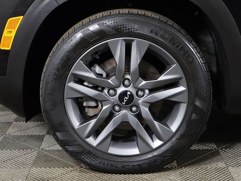 Used 2023 Kia Seltos LX AWD/4WD image 19