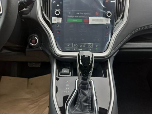 Used 2025 Subaru Outback Limited image 11