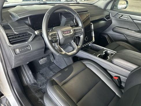 Used 2024 GMC Acadia Elevation image 14